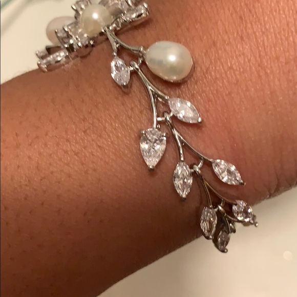 Bridal Pearl Zirconia Bracelet - Picture 3 of 5